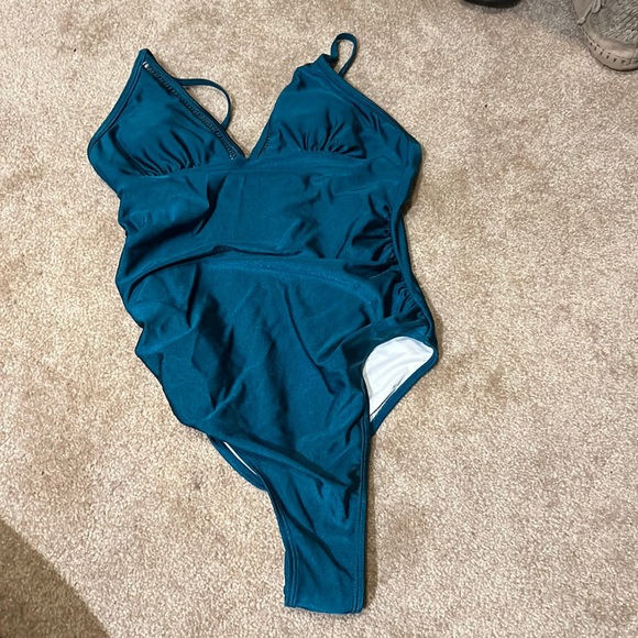 Cupshe Swim Cupshe Emerald Green One Piece Swimsuit Poshmark